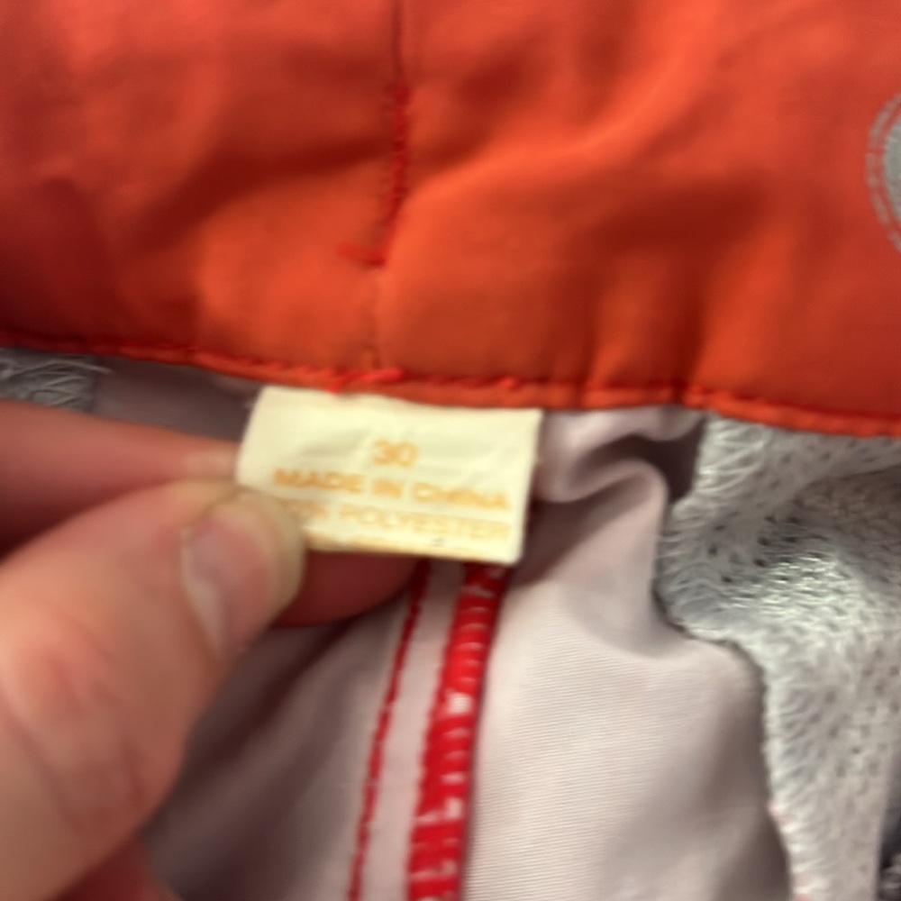 Tommy Bahama Red & Grayish Patterned Relax Shorts- waist 30 - Picture 6 of 6